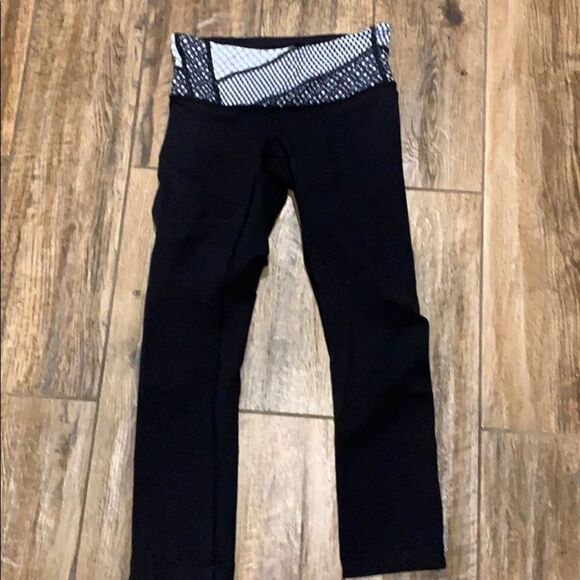 Cropped Lululemon Leggings Sz 2 - Picture 1 of 3